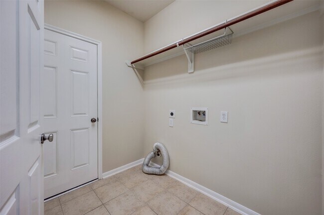 Building Photo - 7414 Compass Rose Dr