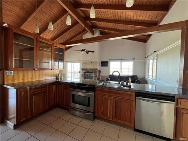 Building Photo - One-of-a-Kind Home with Stunning Views and...