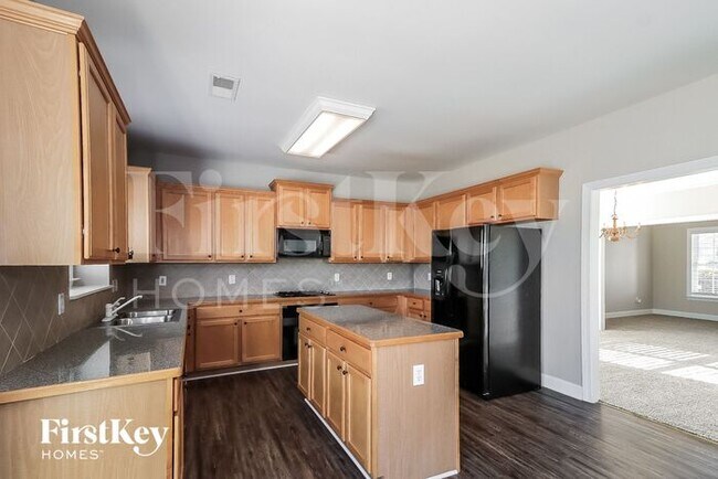 Building Photo - 204 Birch Hill Ct