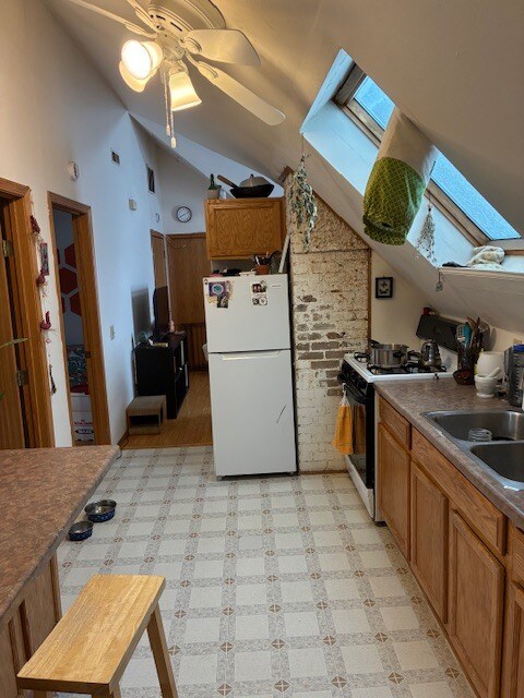 Building Photo - 1144 E Mifflin St