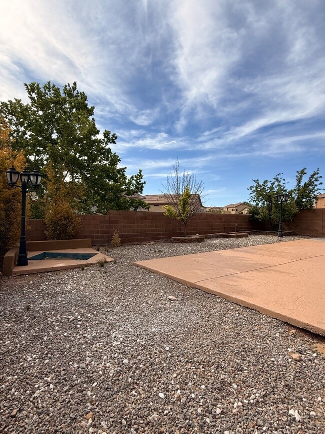 Building Photo - 2148 Vista de Colinas Dr SE