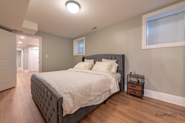 Building Photo - 3639 N Troy St