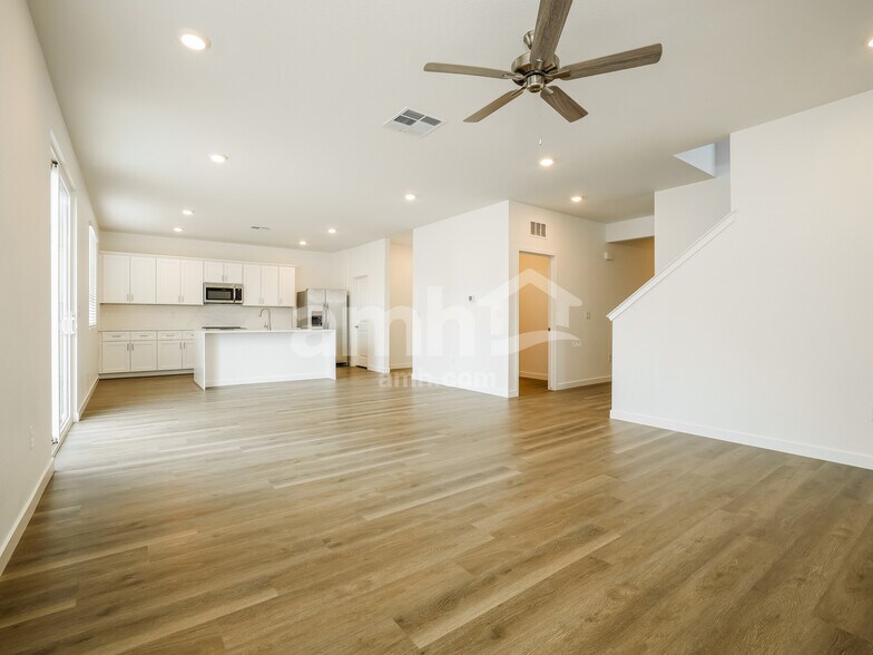 Building Photo - 2383 Dolly Ave