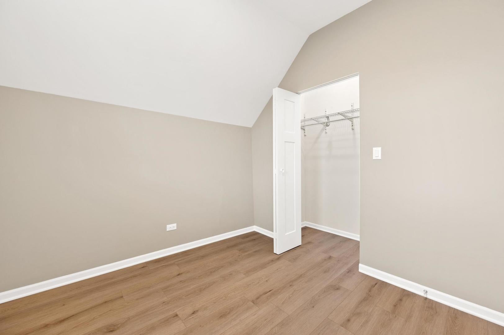 Building Photo - 3311 N Ravenswood Ave