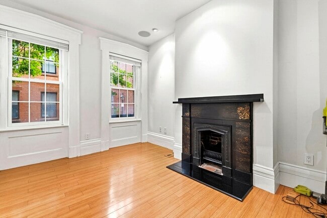 Building Photo - 11 Fayette St