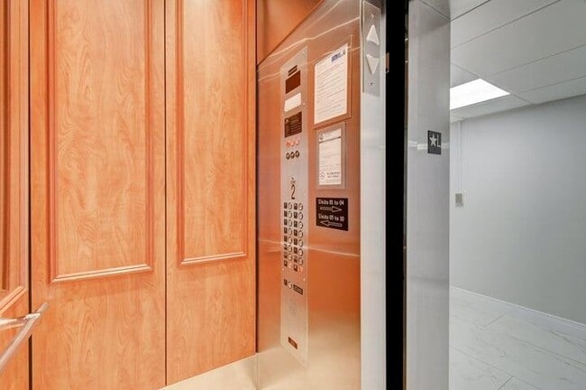 Building Photo - 3221 S Ocean Blvd