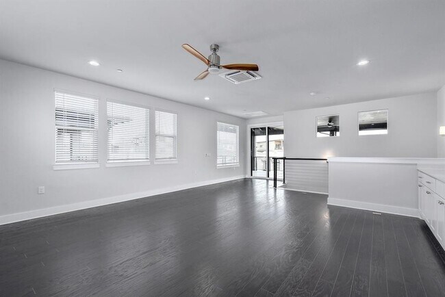 Building Photo - 4213 Elevator Dr