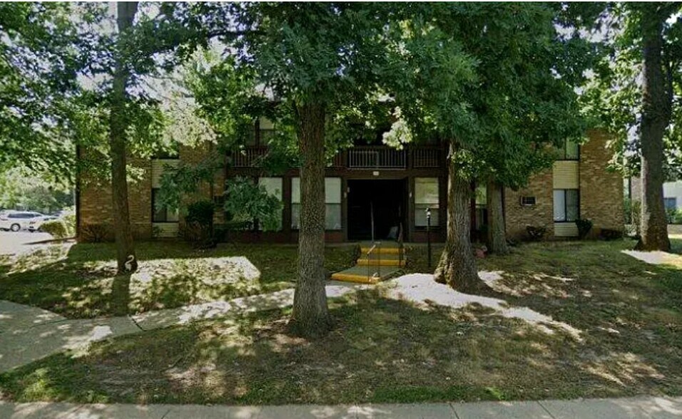 Building Photo - 117 Amberly Dr