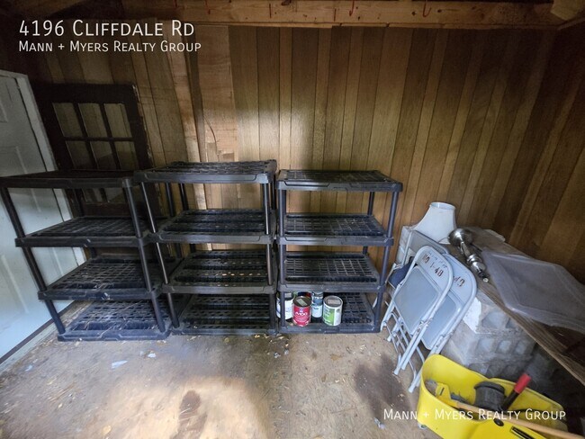 Building Photo - 4196 Cliffdale Rd