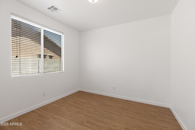 Building Photo - 8758 West Myrtle Ave