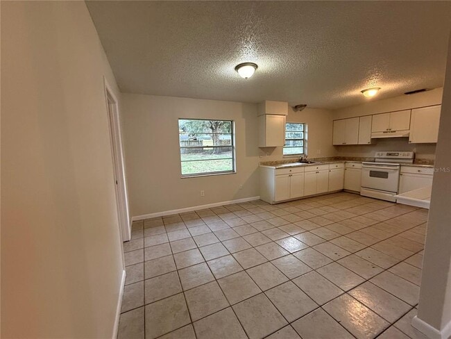 Building Photo - 34918 Ansley Ave