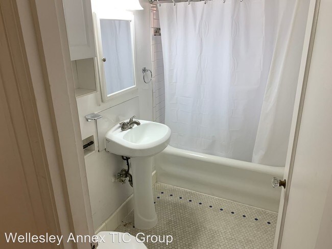 Building Photo - 1 br, 1 bath Apartment - 1405 SE Belmont St.