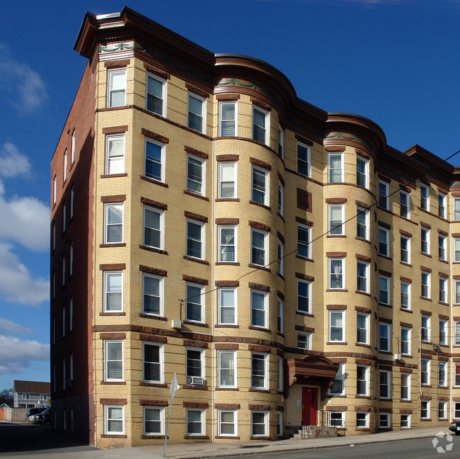 Building Photo - Sargeant West Apartments