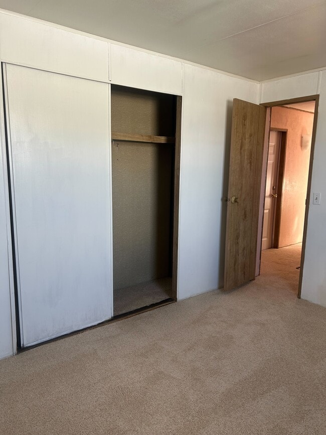 Building Photo - 3601 E Wyoming Ave