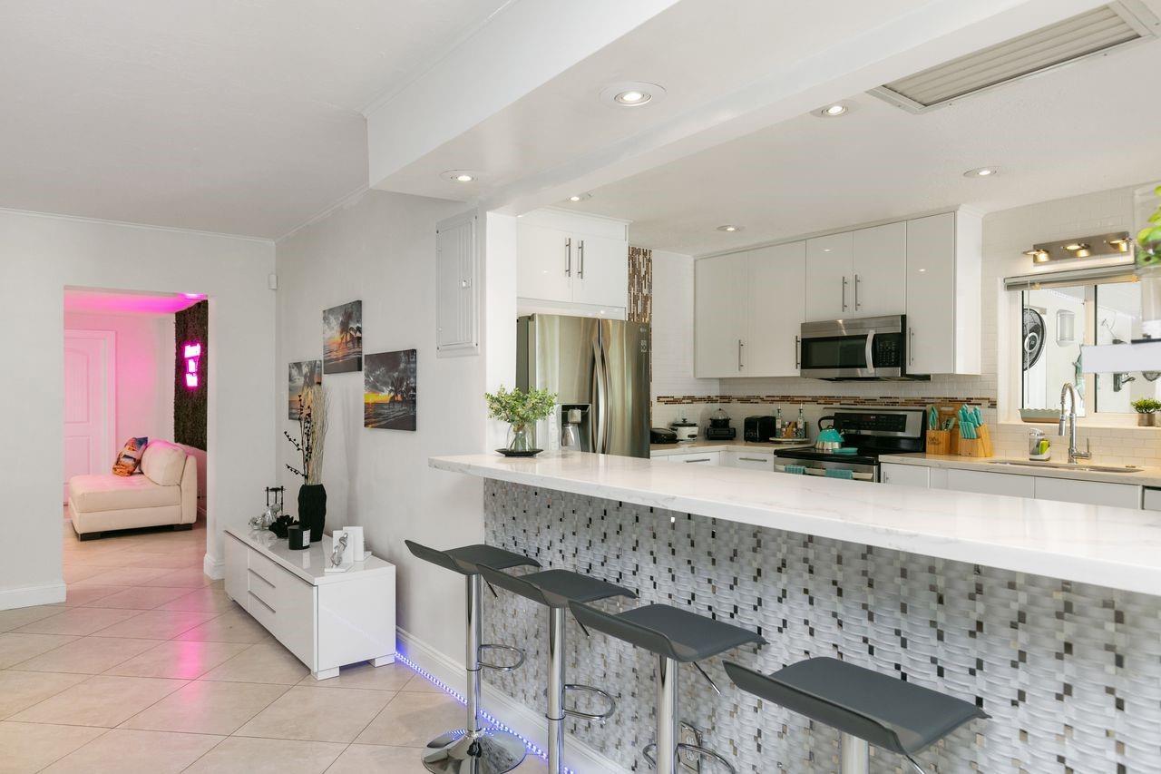 Building Photo - 1900 N Victoria Park Rd