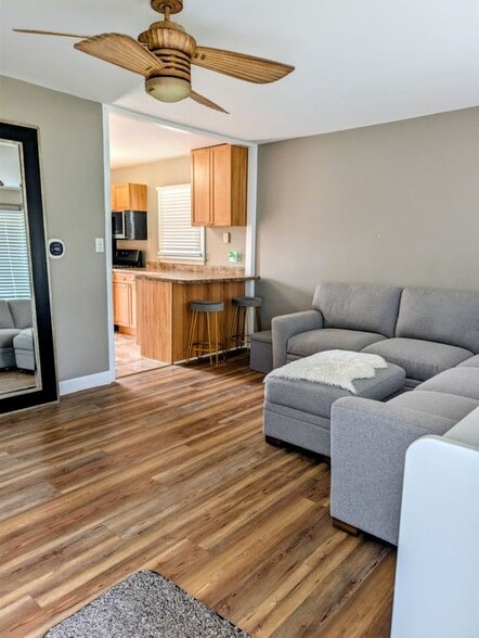 Building Photo - 2236 Warrick St