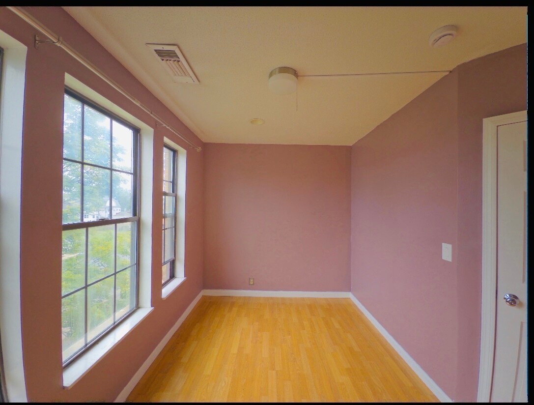 Building Photo - 421 Wethersfield Ave