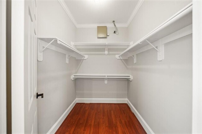 Building Photo - 2105 Linder St