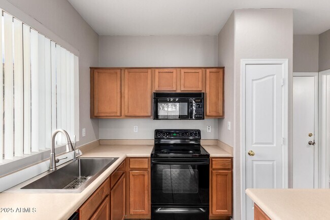 Building Photo - 7503 S 14th St