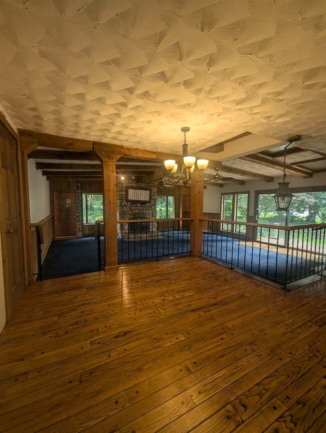 Building Photo - 11124 Farr Dr