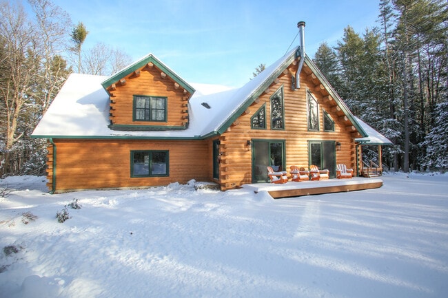 Building Photo - 320 Lakeshore Dr