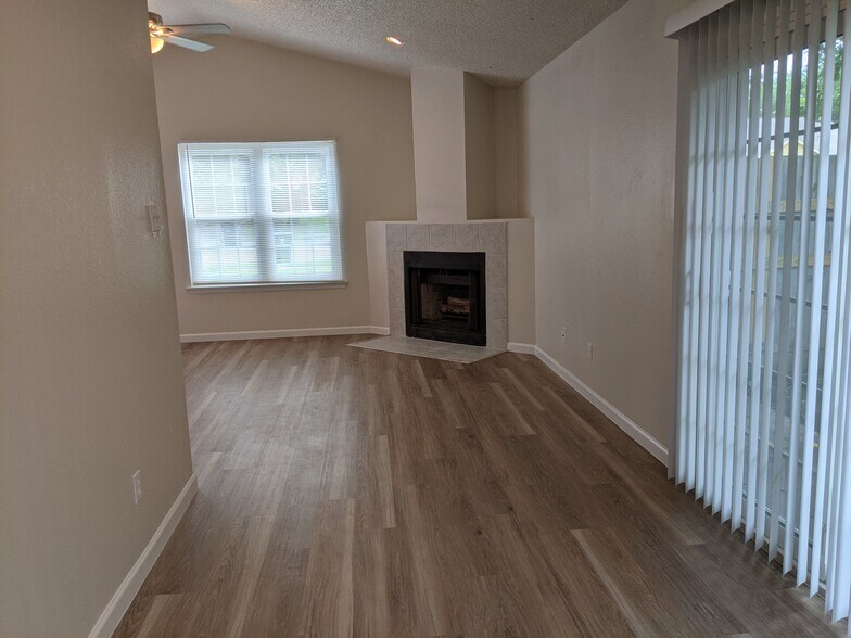 Building Photo - 3710 Trotwood Trl