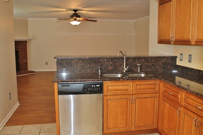 Building Photo - Adorable 3-Bedroom Ranch w/Community Pool,...