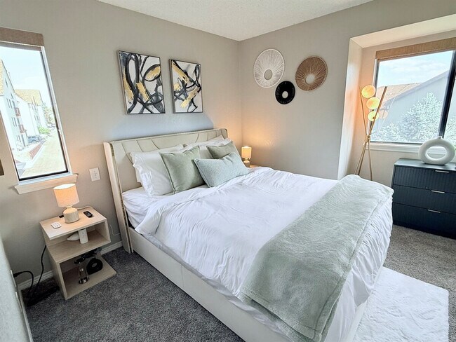 Building Photo - 6380 S Boston St