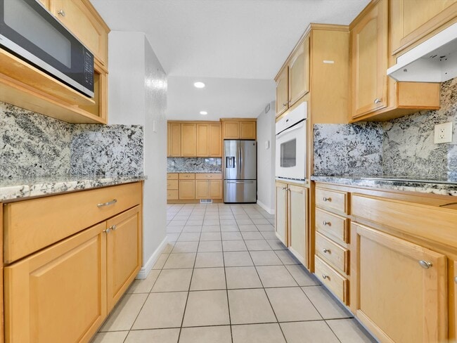 Primary Photo - 36444 Peugeot Pl