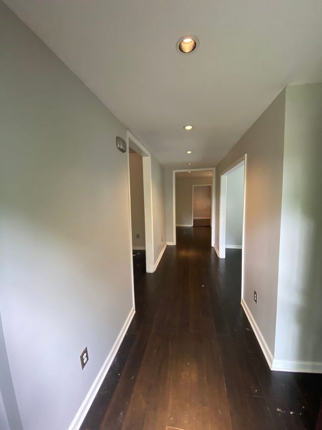Building Photo - 3 bed 2 bath House in Germantown