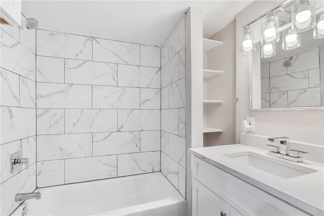 Building Photo - 1449 Southland Vista Ct NE