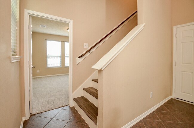 Building Photo - 3307 Home Point Dr