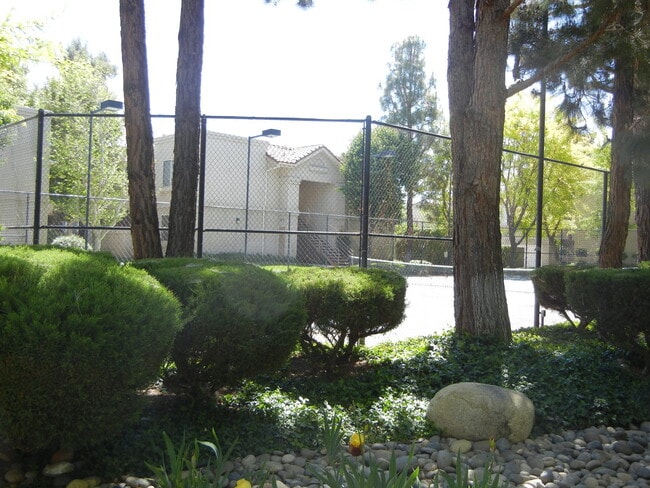 Building Photo - West Lancaster Condo in Pine Creek Village...