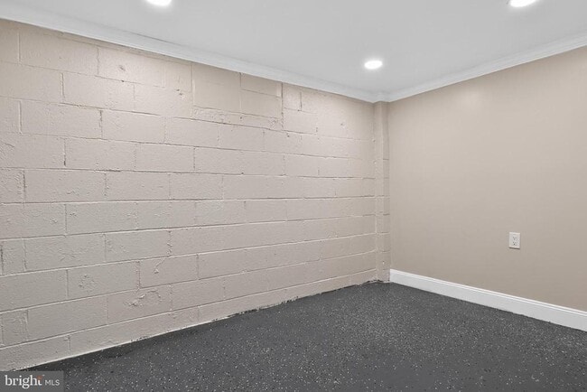 Building Photo - 335 Connecticut Ave