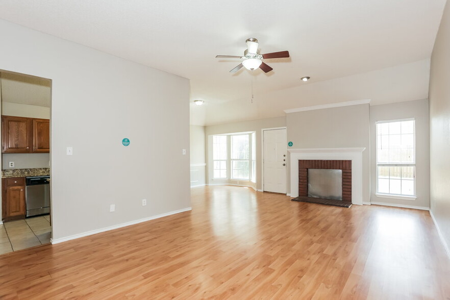 Building Photo - 705 Cross Ridge Cir