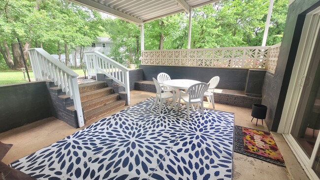 Private outdoor patio - 122 Phillips Cir