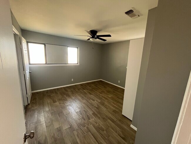 Building Photo - 506 Demya Dr
