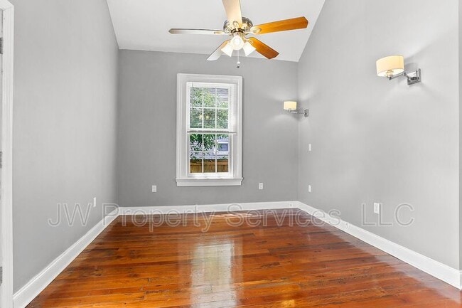 Building Photo - 309 Red Allen Wy