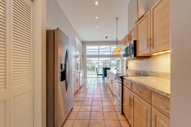Building Photo - 8120 SE Waterway Dr