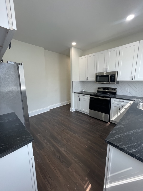 Building Photo - 299 Reinhard Ave
