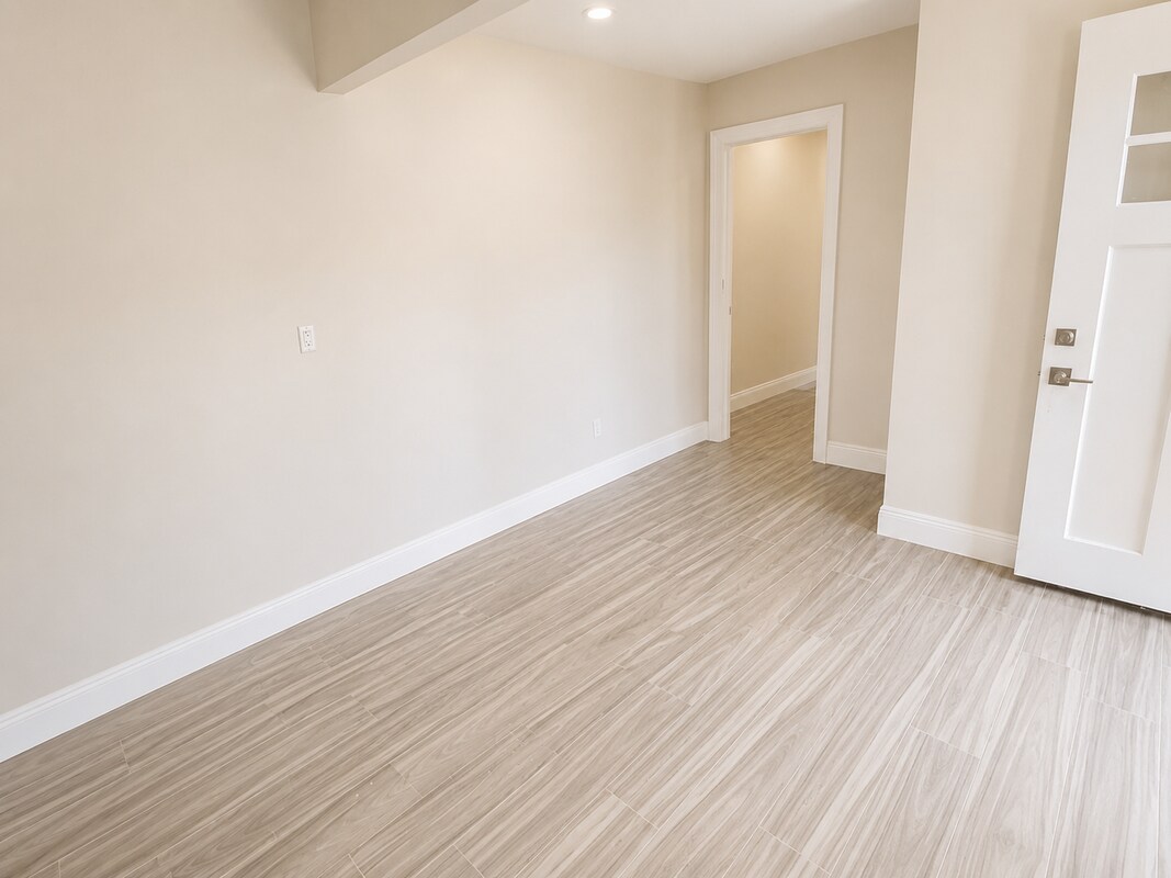 Building Photo - 17 Thrasher Ave