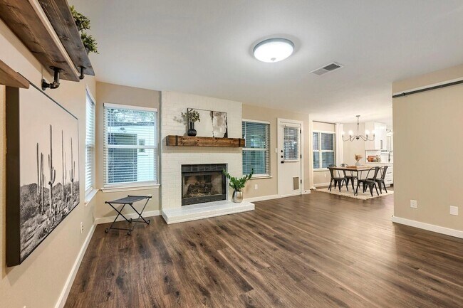 Building Photo - 13104 Tilder Dr