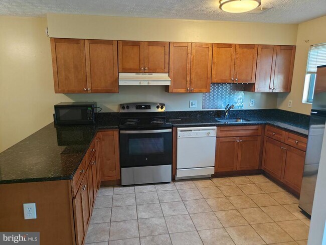 Building Photo - 15245 Coachman Terrace