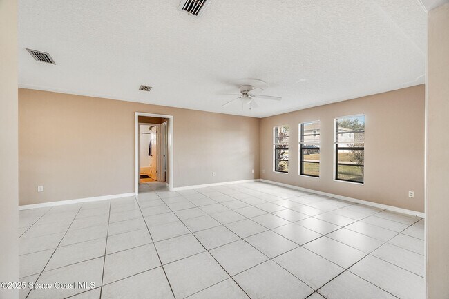 Building Photo - 115 Angelo Rd SE