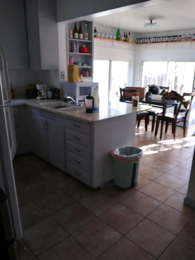 Building Photo - 2524 Mapleton Ave