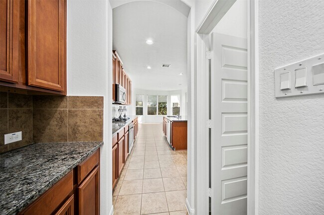 Building Photo - 4663 Rockton Hills Ln