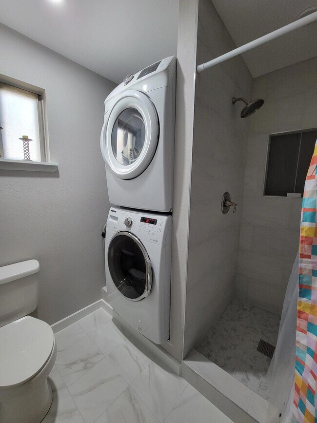 Building Photo - 8304 Bridgetown Dr