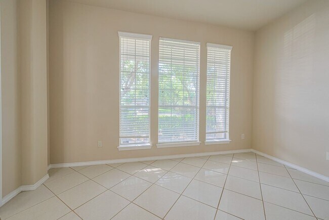 Building Photo - 2206 Grand Shore Ct