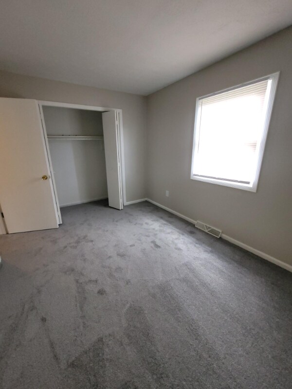 Building Photo - 2200 Harsh Ave SE