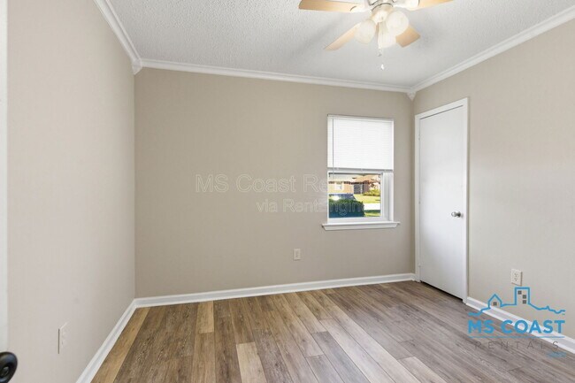 Building Photo - 609 Temple Dr